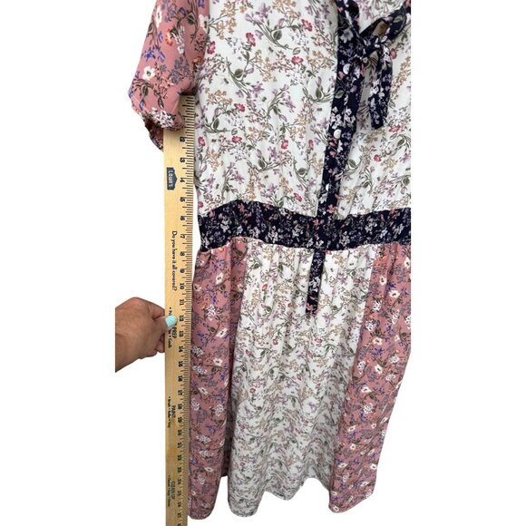 Floral Patchwork Short-Sleeve Midi Dress With Tie Neck Detail By Polagram - Picture 5 of 8